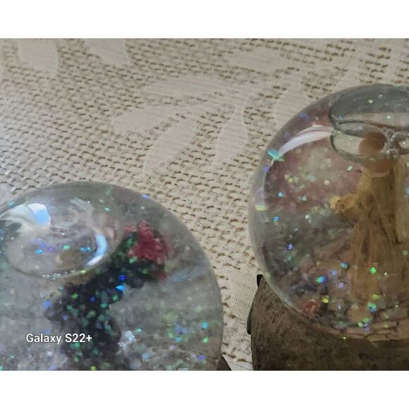 Kim Anderson snow globes - Picture 5 of 5